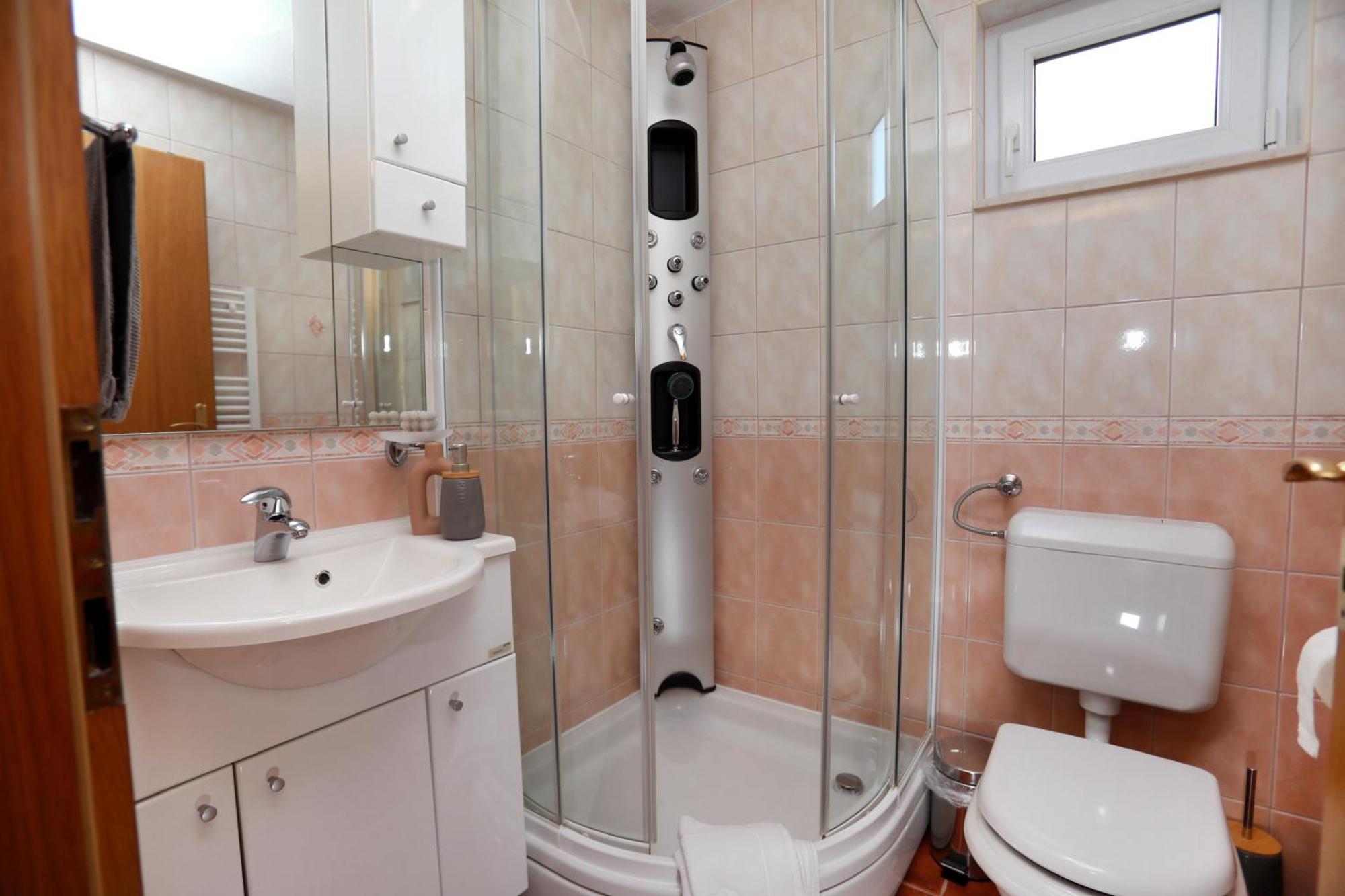 Nevistic Apartmani تروغير المظهر الخارجي الصورة
